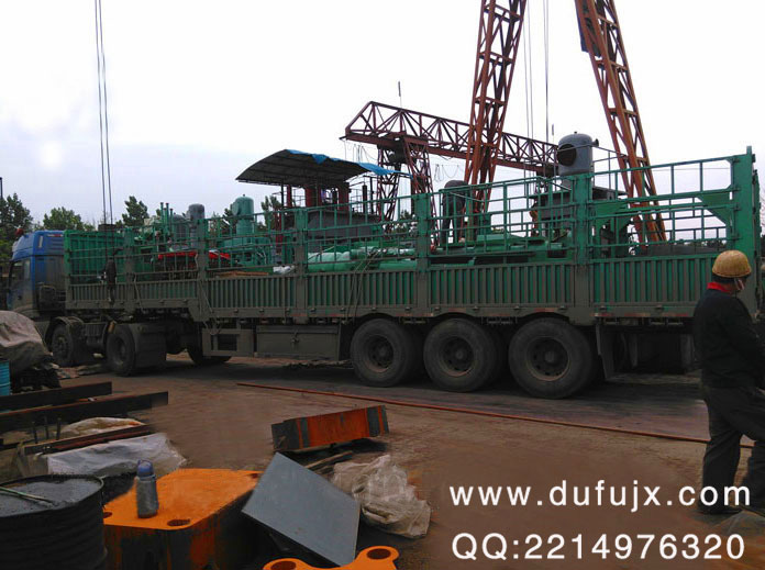 830噸液壓磚機(jī)發(fā)貨現(xiàn)場(chǎng)