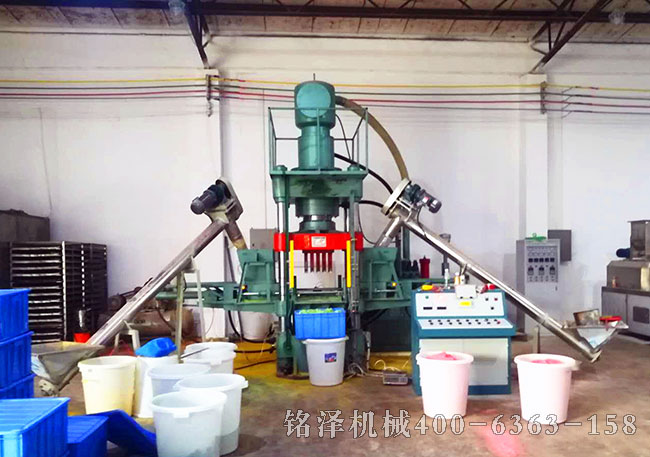 200噸魚餌壓塊機(jī)